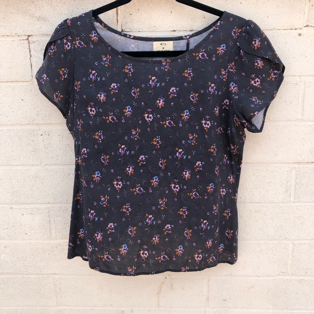 UO Pins and Needles M Navy Floral Open Back Top